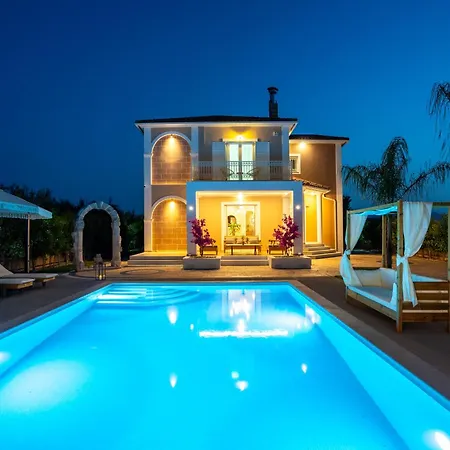 Kate Kontini Luxury Villa Ciliví