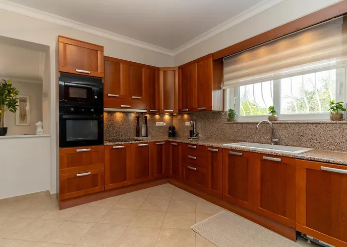 Willa Kate Kontini Luxury