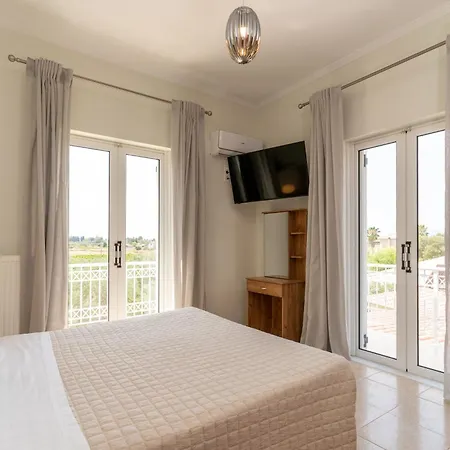 Kate Kontini Luxury Vila