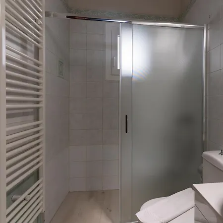 Kate Kontini Luxury 빌라 티실리비